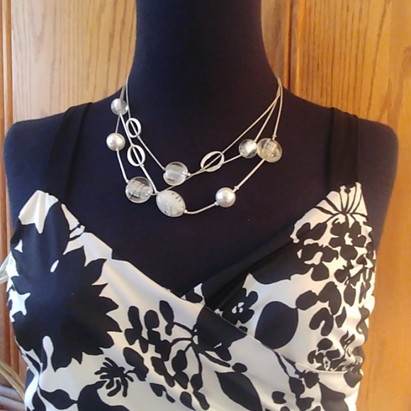 NWOT! Cute Dress! - Picture 2 of 6